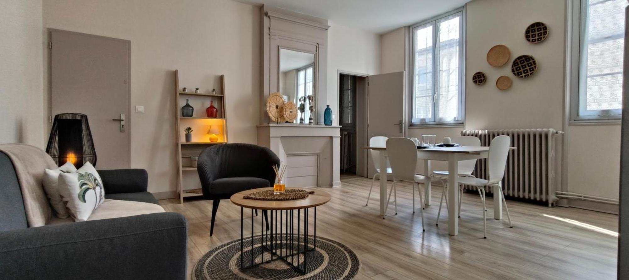 Duplex Confort Hotel De Ville 2 Chambres 2 Sdb 昂古莱姆 外观 照片